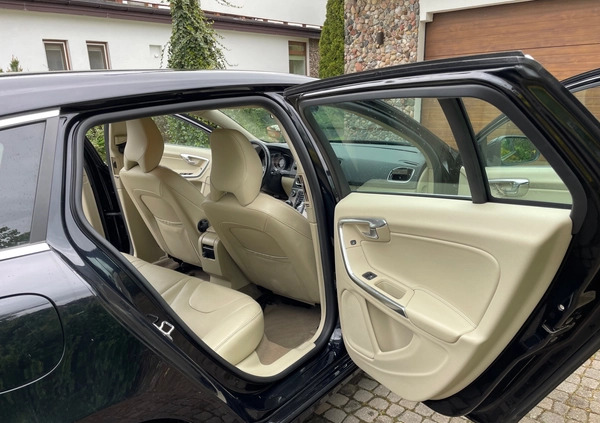 Volvo V60 cena 43900 przebieg: 278000, rok produkcji 2014 z Nowy Tomyśl małe 172